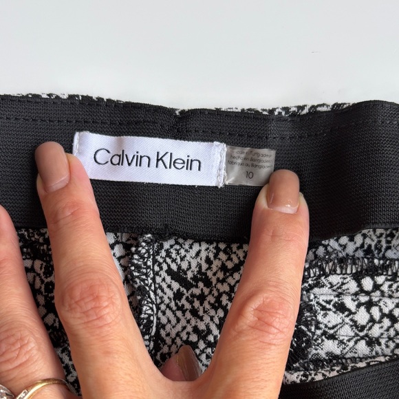 Calvin Klein Black and White Stretch Snakeskin Animal Print Pants size Medium - Picture 5 of 8